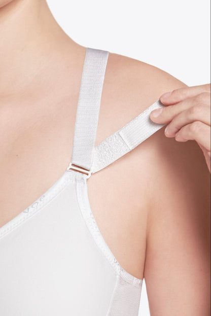 Sport bra with front hooks