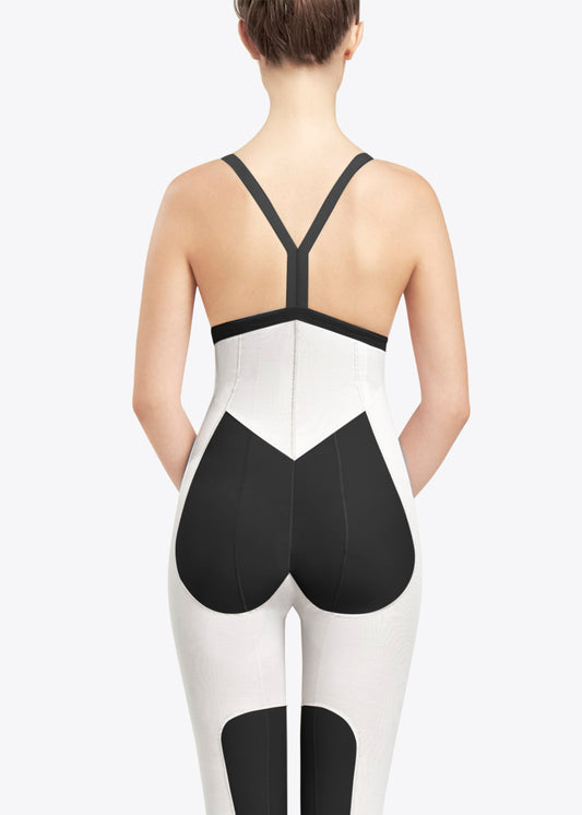 Abdominal belt above the knee with reinforcements