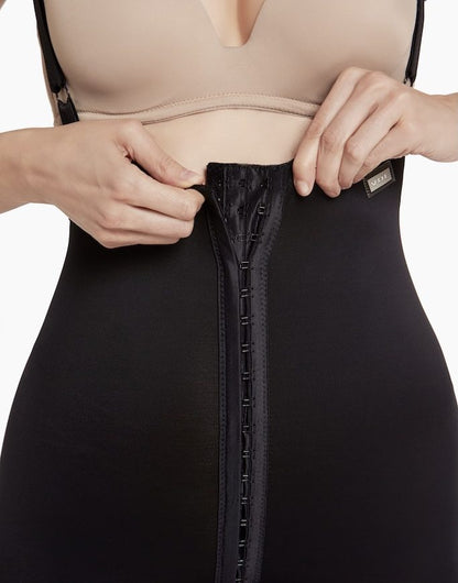 Abdominal girdle up to ankles